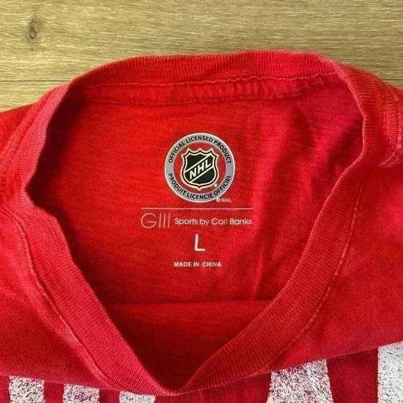 Chicago Blackhawks Hockey Tee. Men’s size large. New with tags. NHL - Picture 2 of 5